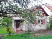 Částečně rekonstruovaný rodinný dům se zahradou a garáží v zahradní čtvrti, Český Krumlov, cena 5390000 CZK / objekt, nabízí 