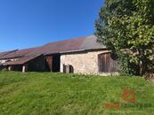 Dvougenerační rodinný dům s rozlehlou zahradou a stodolami, v obci Cehnice, blízko Strakonic a Písku, cena 4950000 CZK / objekt, nabízí 