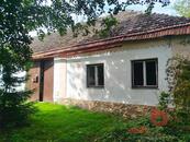 Menší domek k rekonstrukci u rybníka v obci Dvorce, okres Stráž nad Nežárkou, cena 2500000 CZK / objekt, nabízí 