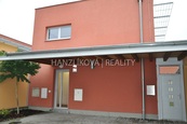Pronájem rodinného domu v širším centru ČB, ulice Na Sádkách, cena 28000 CZK / objekt / měsíc, nabízí HANZLÍKOVÁ REALITY s.r.o.