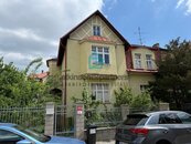 Prvorepubliková vila k pronájmu - klid a zeleň pár kroků od centra Č. Budějovic, Havlíčkova kolonie, cena 35000 CZK / objekt / měsíc, nabízí Atkinson & Partners s.r.o.