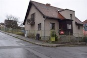 Ve Volyni prodej podsklepeného rodinného domu s garáží a zahradou, cena 4300000 CZK / objekt, nabízí 
