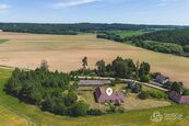 Rodinný dům ve stylu venkovské usedlosti | 9 287 m pozemků, stodola a potenciál dalšího rozvoje, cena 9800000 CZK / objekt, nabízí 