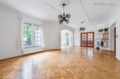 REZERVACE - Velkorysá moderní vila 10+1+kk, 510 m2, dvojgaráž, zahrada, Praha 7-Troja, cena 120000 CZK / objekt, nabízí