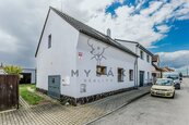 Rodinný dům s garáží a pozemkem 570 m2 v Jubilejní ulici v Nemanicích, cena 8900000 CZK / objekt, nabízí